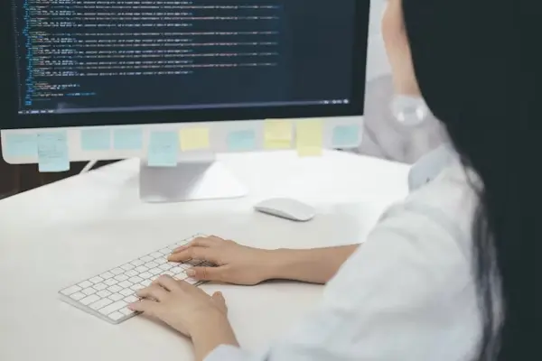 Tips to Land Your First UI/UX Job